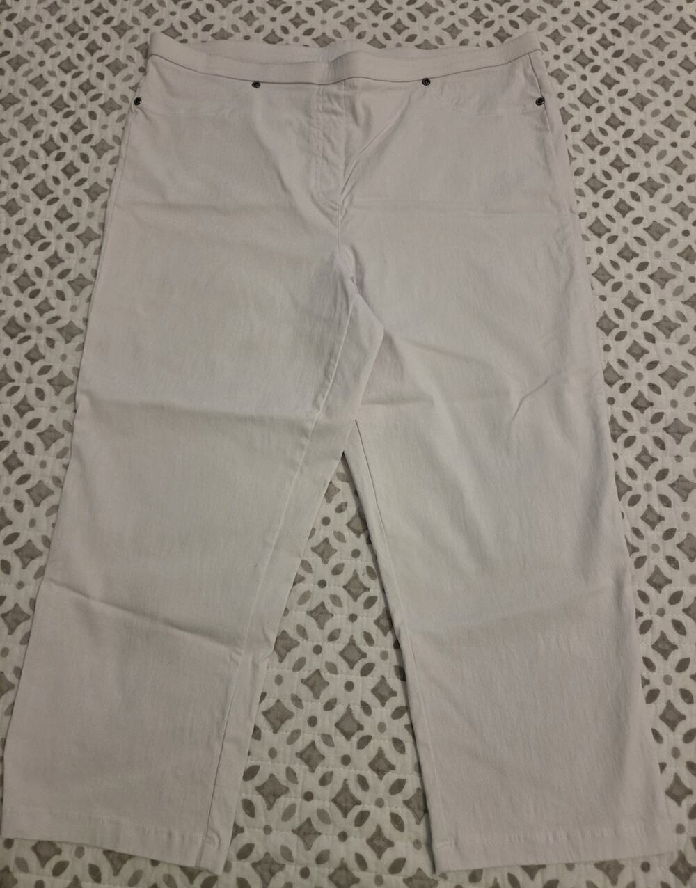 Basic Editions VINTAGE RETIRED NWOT Cropped Capris Size XL White